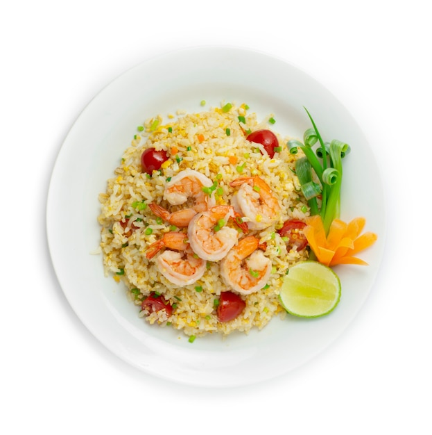 Arroz frito con gambas y tomates