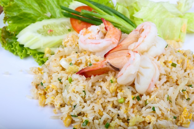 Arroz frito con gambas