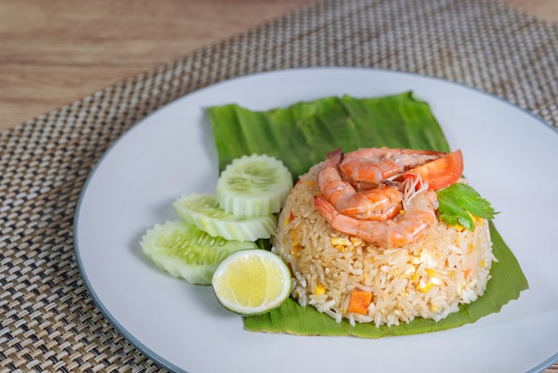 Arroz frito con gambas