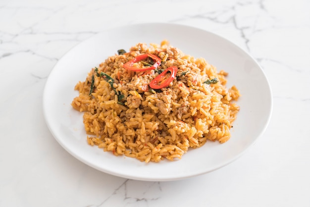 Arroz Frito Picante Con Cerdo Y Albahaca