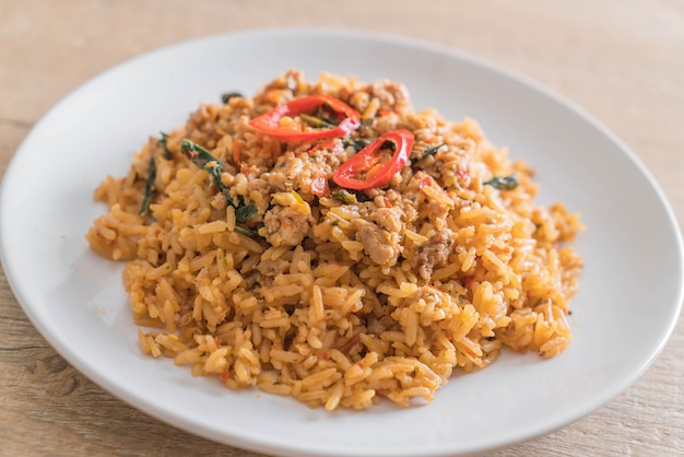 Arroz Frito Picante Con Cerdo Y Albahaca