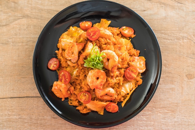 Arroz Frito Con Salsa Picante De Corea Y Camarones