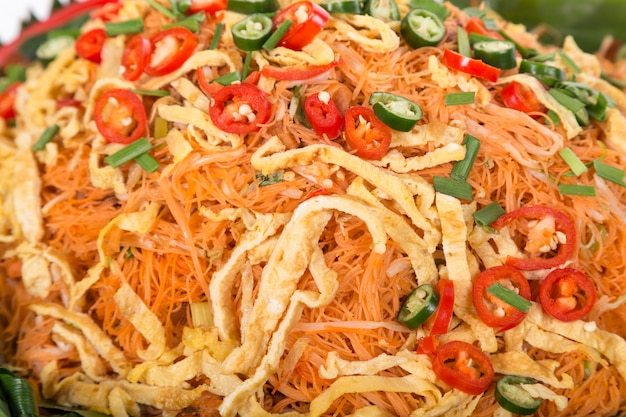 Arroz frito vermicilli macarrão. comida tailandesa