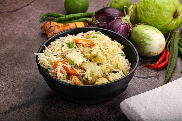 Foto arroz indiano vegetariano pilao basmati