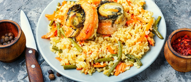 Arroz con mariscos y vegetales