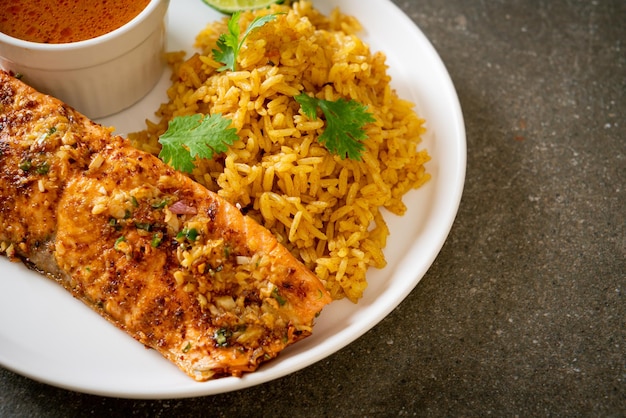 Arroz Masala com tandoori de salmão