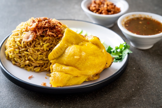 Arroz Musulmán Amarillo Con Pollo