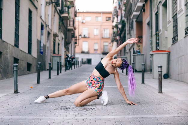 Arte de baile callejero en los barrios bajos