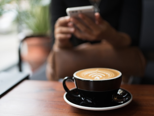 arte de café con leche en la cafetería