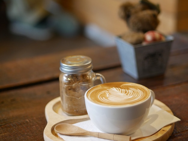 Arte de café con leche en la cafetería