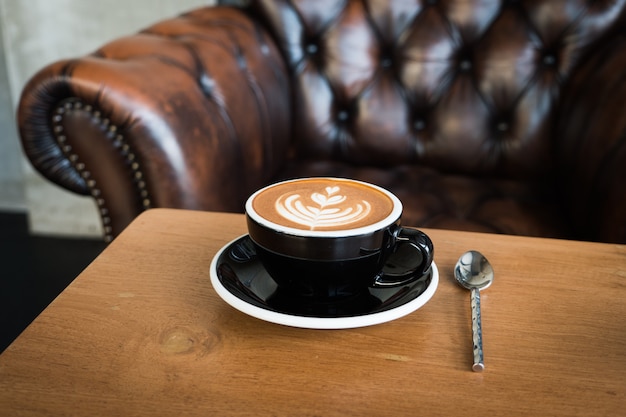 Foto arte de café com leite na cafeteria