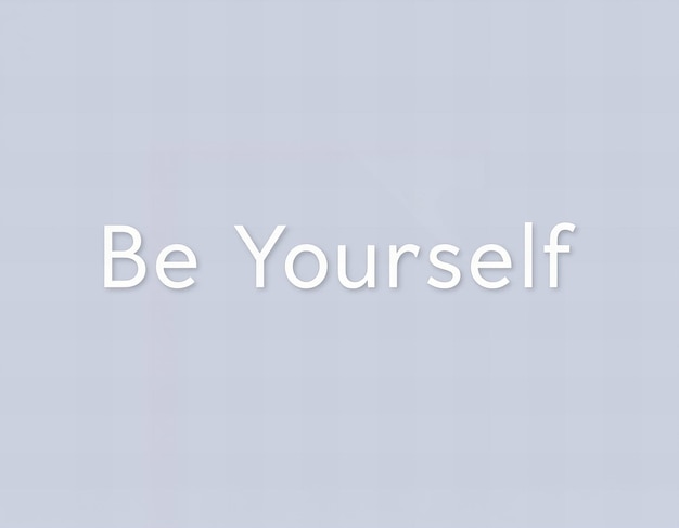 Arte minimalista de las palabras de ser tú mismo con letras simples y auténticas y un fondo de espejo
