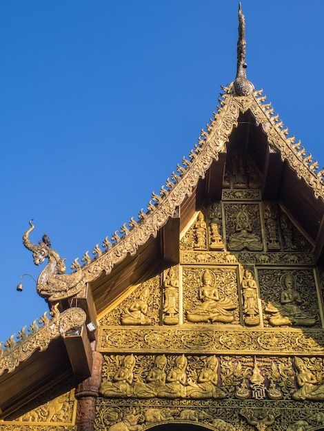 Arte del norte de Tailandia en el templo del techo