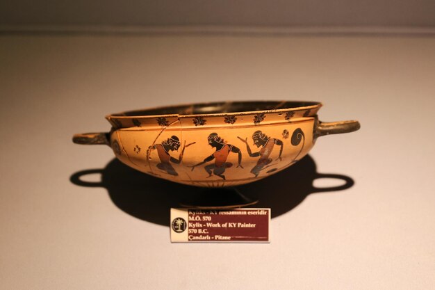 Artefatos históricos no museu de izmir izmir turquia