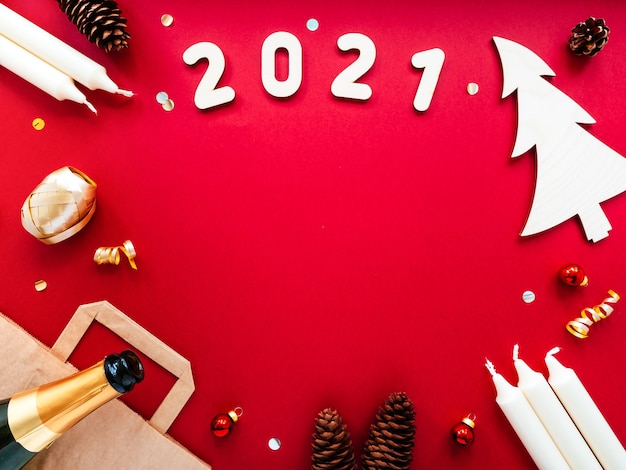Artesanato de decorações de natal, saco de papel, champanhe, cones, números 2021