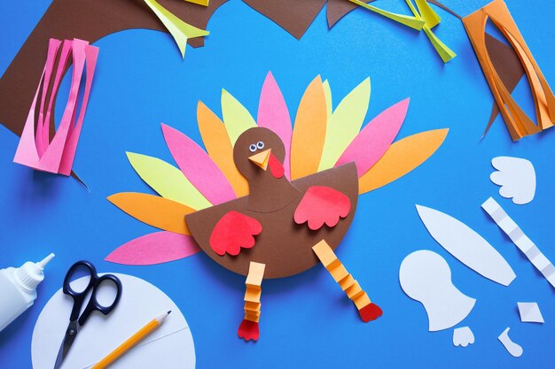 Foto artesanía de papel para niños pavo diy hecho para el día de acción de gracias crear arte para niños