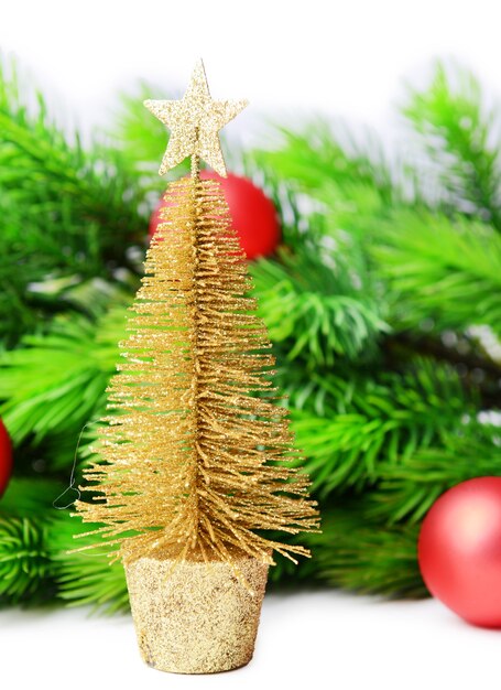 Árvore de Natal decorativa, galho de árvore do abeto, isolado no branco