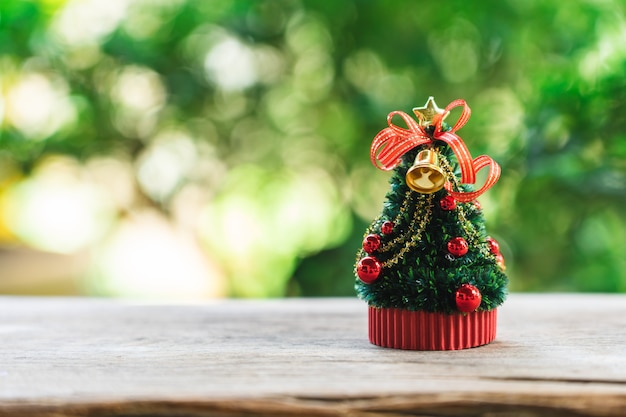 Árvore de natal em miniatura celebrar o natal