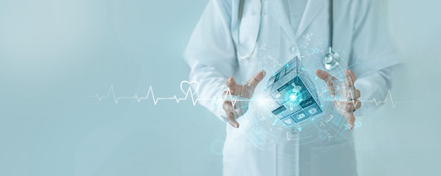 Arzt hält Blockwürfel für medizinische Dienstleistungen mit innovativem Geschäftsnetzwerk für das Gesundheitswesen Intelligente Medizintechnik entwickelt Krankenversicherungen und medizinische Geschäftsdienste, um das Leben der Menschen zu schützen