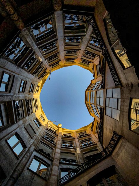 Foto as fantásticas formas perfeitas da casa pedrera barcelona