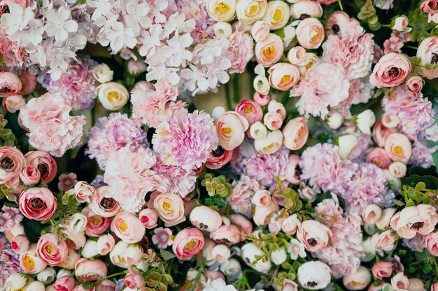 As flores de rosas peônias cravos são muito do mar aroma delicioso