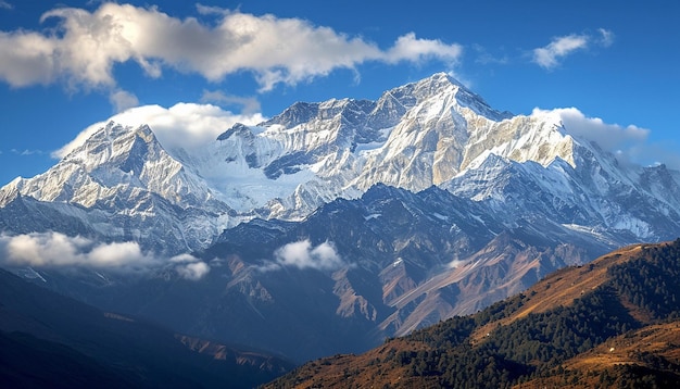 Foto as majestosas montanhas do himalaia com vida selvagem rara como o leopardo-da-neve