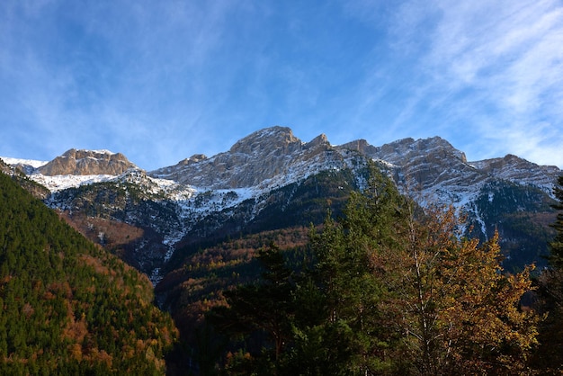 Foto as montanhas dos pireneus