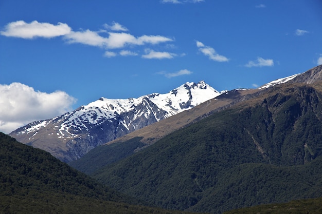 As montanhas e o vale da ilha sul, nova zelândia