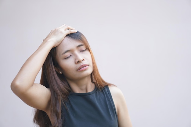 As mulheres asiáticas sofrem de estresse no trabalho