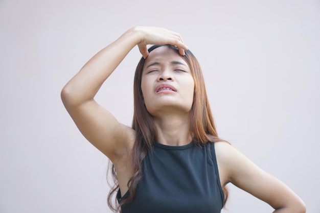 As mulheres asiáticas sofrem de estresse no trabalho