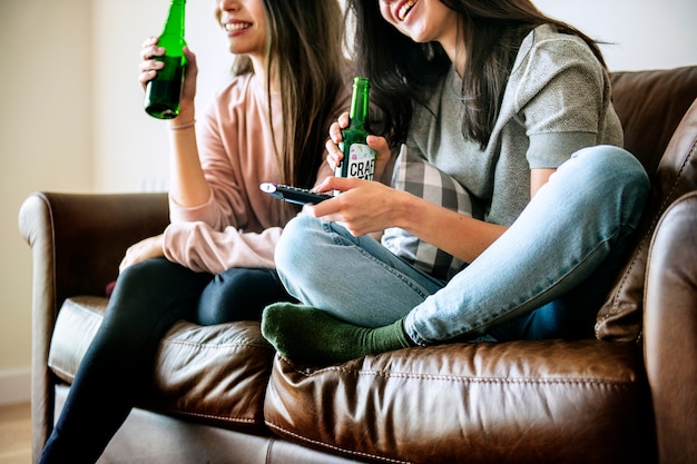 As mulheres gostam de cerveja juntos