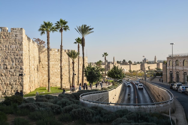 As paredes da Cidade Velha em Jerusalém