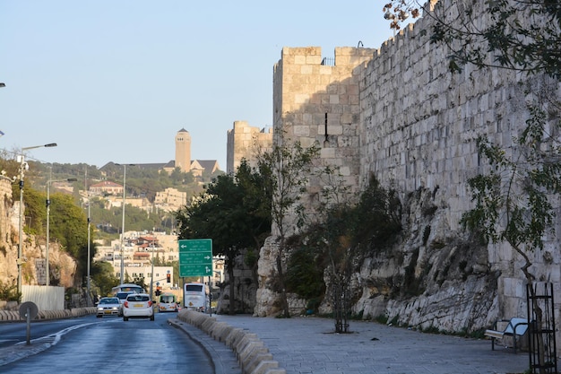 As paredes da Cidade Velha em Jerusalém