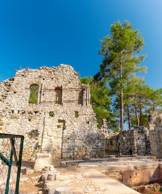 As pitorescas ruínas da antiga cidade de Olympos, na Turquia