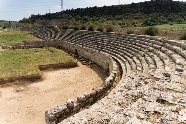 As ruínas da antiga cidade anatólica de Perge, localizada perto da cidade de Antalya, na Turquia