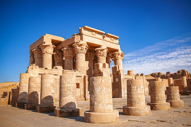 Foto as ruínas do antigo templo de sebek em kom ombo egito