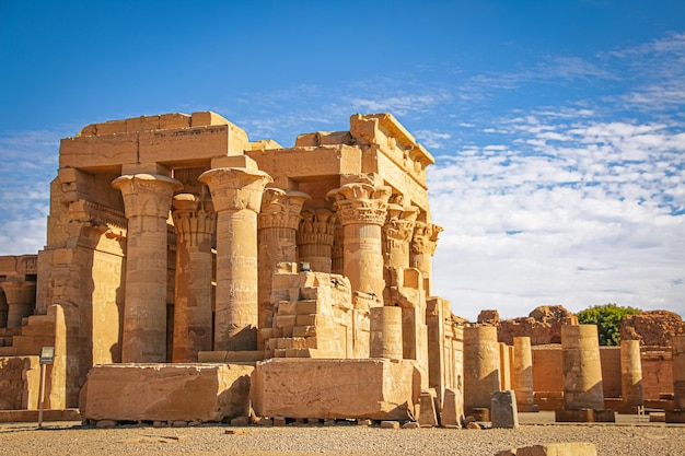 Foto as ruínas do antigo templo de sebek em kom ombo egito