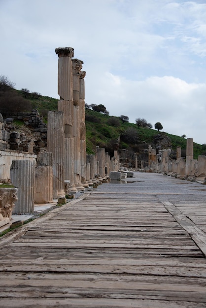 As ruínas do Ephesus são uma cidade antiga na região turca do Egeu destruída por um terremoto