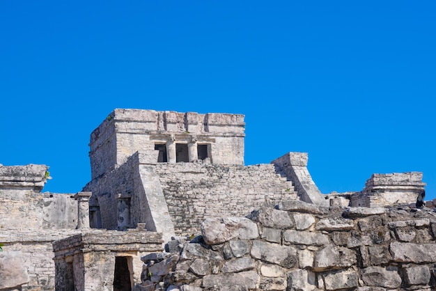 As ruínas maias do castelo em Tulum Riviera Maya Yucatan Mar do Caribe México