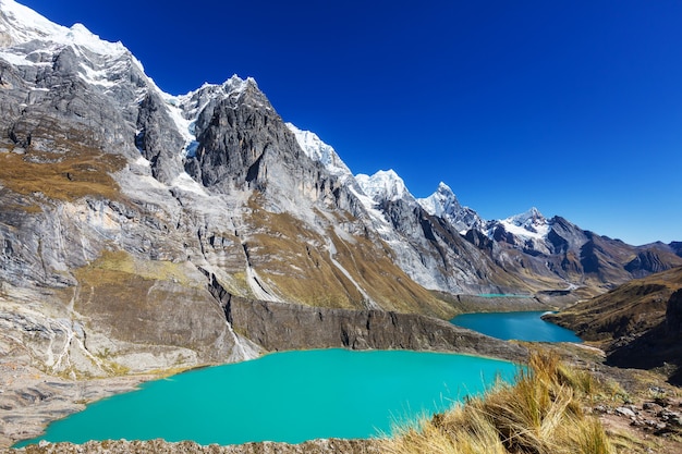 As três lagoas da Cordilheira Huayhuash, Peru