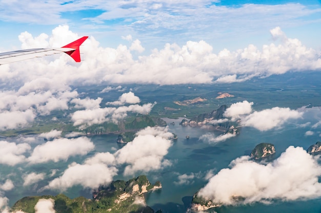 Foto asa de avião da janela