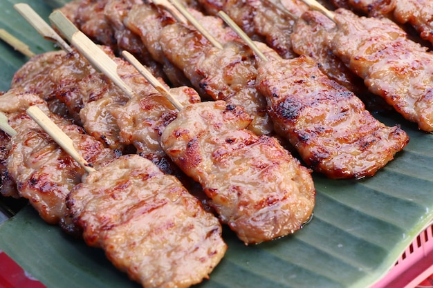 asado de cerdo en la comida de la calle