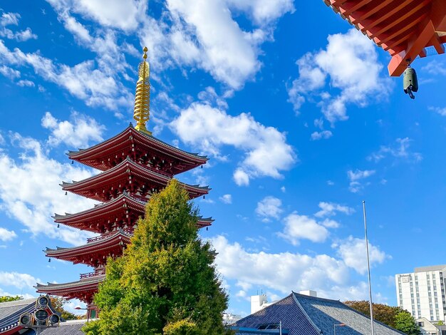 Asakusa Japan 20. Oktober 2023 Viele Menschen besuchen den SenSo Ji-Tempel