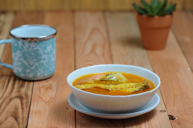 Asam Pedas o traducido como Spicy Hot Sour Curry normalmente cocinado con pescado Popular en Malasia