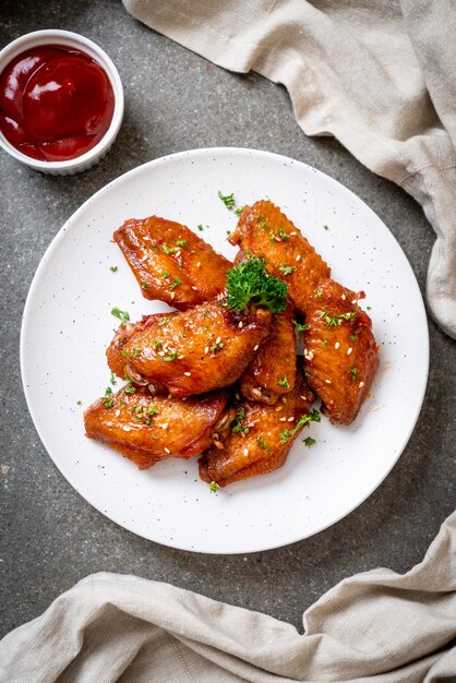 asas de frango de churrasco com gergelim branco