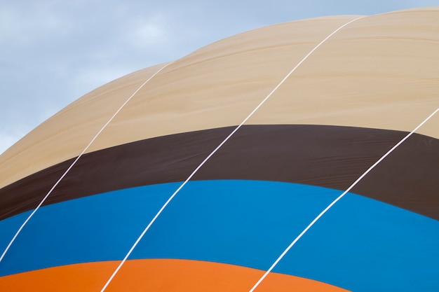 Ascensión del festival de globos aerostáticos.