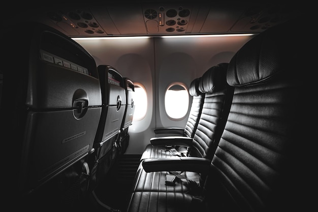 Asento de clase económica en el avión