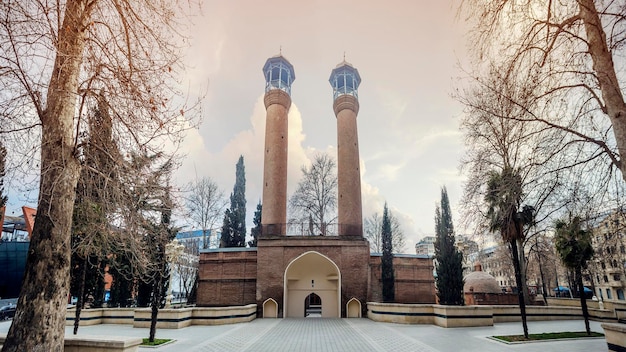 Aserbaidschan, Ganja: Minarette der Moschee Juma Ganja oder Freitags-Ganja-Moschee. Die berühmte Moschee wird oft auch Shah Abbas Moschee genannt und wurde 1606 erbaut