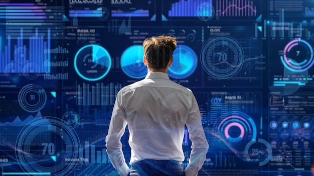 Asesor financiero experto o comerciante trabajo con bi datos de inteligencia de negocios lisp