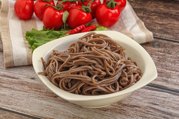 Asiatische Küche Buchweizen Soba in der Schüssel